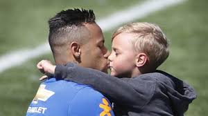 Неймар (neymar) футбол нападающий бразилия 05.02.1992. Neymar Family Life Revealed We Look Into The Brazil Star S Family Tree