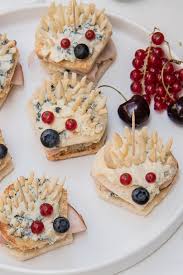 Maui Mini Kaseigel Toast Mit Ananas Und Schinken Rezept Fingerfood Toast Hawaii Lebensmittel Essen