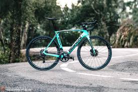 The oltre xr4 is a bike driven to perform. Bianchi Oltre Xr4 Disc Review Gran Fondo Cycling Magazine