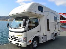ペットと一緒に旅に行こう キャンピングカーはレンタル キャンピングカー ネット