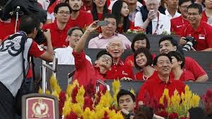 Singapore Celebrates Its 49th Birthday On The 9th August Mr Lee Kuan Yew S Appearance At The Celebration Arou Lee Kuan Yew Singapore National Day National Day