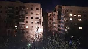 V Mchs Rasskazali Podrobnosti Ob Obrushenii Podezda Doma V Magnitogorske Novosti Izvestiya 31 12 2018
