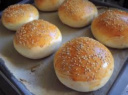 Hamburger Brotchen Die Allerbesten Chilirosen Hamburger Brotchen Brot Selber Backen Rezept Brot Backen Rezept Einfach