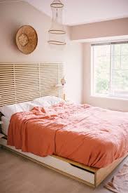 Step Inside The Beachy 70s Home Our Dreams Are Made Of Vintage Bedroom Decor Peach Bedroom Bedroom Vintage