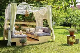 In der folgenden bauanleitung wird der selbstbau eines bequemen lounge sofas aus europaletten beschrieben. Gartenlounge Selber Bauen Anleitung Hornbach