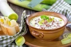 Leichtes Rezept Fur Kase Lauch Suppe Mit Hackfleisch Rezept Kase Lauch Suppe Leichte Rezepte Suppe Mit Hackfleisch