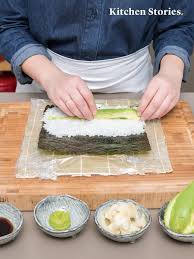 Lecekre Avocado Maki Und Nigiri Mit Lachs Einfach Selber Machen Mithilfe Unseres Rezeptvideos Rezept Diy Sushi Rezepte Lachs Rezept Avocado
