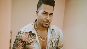 Romeo santos es el actual rey de la bachata, igual que héctor lavoe lo fue de la salsa. Romeo Santos Deja Ver Un Poco A Su Bebe Y Le Da Tierna Serenata