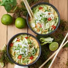 Grunes Thai Curry Mit Zucchini Mohren Und Pak Choi Rezept Rezepte Kalorienarm Kochen Grunes Thai Curry