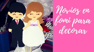 En estas bolsitas de foami, las niñas pueden guardar sus lapices de colores, muñecas, etc. Como Hacer Novios En Fomi Para Decorar Youtube