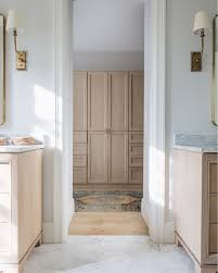 Symmetry Is Such A Balance Of Beauty And We Cant Get Enough Of It Twoeyesondesignclient Kmidesignstyle Design Katemarkeri House Interior Home Decor Home