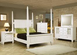 White Bedroom Furniture Makes You Bedroom Classy Goodworksfurniture In 2020 White Bedroom Set Furniture White Bedroom Set White Bedroom Furniture