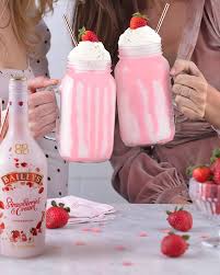 Baileys Strawberries Cream Shake Recipe Serves 2 In A Blender Add 4 Oz Baileys Strawberries Cream Strawberries And Cream Ice Cream Drinks Cream Liqueur