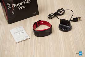 Obzor Samsung Gear Fit 2 Pro