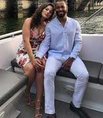 Micsoda Ashley Graham ăss Făsrje Az Eskăzvĺ Ig Nem Fekăzdtek Le Egymăassal Ashley Graham Outfits Curvy Outfits Teenage Clothing Stores