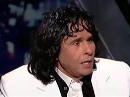 وكان الفنان علي حميدة يحب الرئيس الليبي الراحل. D34vfdlmu8kodm