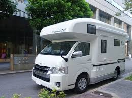 ペットと一緒に旅に行こう キャンピングカーはレンタル キャンピングカー ネット