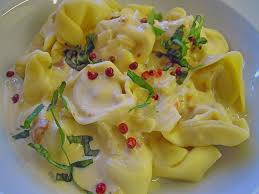 Tortellini Mit Schmelzkase Sosse Von Laziflowers Chefkoch Rezept Geschmolzener Kase Tortellini Essen Rezepte