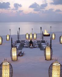 Expect an extraordinary experience at the westin maldives miriandhoo resort. Exclusive Wedding Destinations Sandbank Weddings In The Maldives