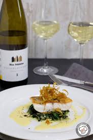 Rezept Zander Spinat Und Weisswein Hollandaise Mit Cumeo Pfeffer Lachs Braten Gefullte Paprikaschoten Salate Rezepte Gesund