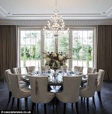 Pin By Gwennetta Tatum On ديكور In 2021 Round Dining Room Table Elegant Dining Room Round Dining Room