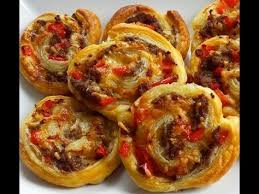 Blatterteigschnecken Mit Hackfleisch Gefullt Youtube Blatterteig Hackfleisch Hackfleisch Rezepte Einfach Hackfleisch