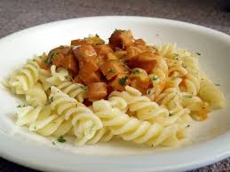 Nudeln Mit Tomaten Kase Sosse Von Bastelsuse Chefkoch Rezept Nudeln Mit Tomaten Essen Nudeln