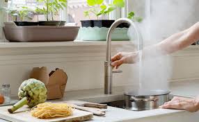 Umfallende wasserkocher gehören nun der vergangenheit an. Heisses Wasser Aus Der Kuchenarmatur Wie Funktionieren Quooker Und Co Kuchenfinder
