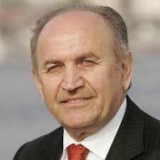 Biyografi bilgileri, kaç yaşında, aslen nereli ve nerede doğdu gibi sorularınıza cevaplar verdik! Kadir Topbas Kimdir Kadir Topbas Hayati Ve Biyografisi