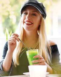 Myra Snoflinga On Instagram Gerstengrasmitmyra In 4 Varianten Was Ist Gerstengras Food Inspiration Glass Of Milk Food