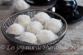 Gateau Boules De Neige A La Noix De Coco Recette Gateau Boule De Neige Gateau Boule Noix De Coco