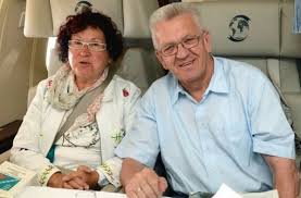 Winfried kretschmann and gerlinde kretschmann. Gerlinde Kretschmann Die Ehefrau Von Mp Winfried Kretschmann Wird Patin Des S21 Albabstiegstunnels Stuttgarter Nachrichten