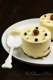 Entremets Caramel Chocolat Blanc Et Praline Croustillant De Mercotte Un Dejeuner De Soleil Gateaux Et Desserts Gateau Caramel Chocolat Blanc