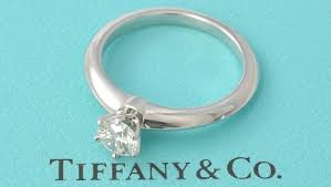 Kolca Tiffani Tiffany Obruchalnye I Pomolvochnye Dlya Zhenshin I Muzhchin Sovety Po Vyboru