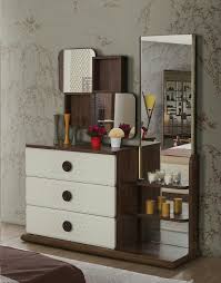 Pin By Dhassan Abbu Shaweesh On Yatak Odasi Modern Dressing Table Designs Bedroom Dressing Table Dressing Table Design