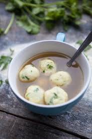 Selbstgekochte Gemusebruhe Mit Petersilien Griessklosschen Ein Winterrevival Kuechenchaotin Griessklosse Klosse Rezepte