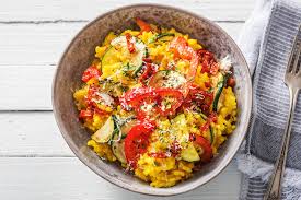 Sommerliches Risotto Mit Safran Rezept Hellofresh Rezept Risotto Rezepte Getrocknete Tomaten