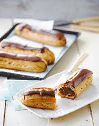Eclairs Au Chocolat Classiques Recette En 2020 Eclair Au Chocolat Recette Eclair Au Chocolat Recette