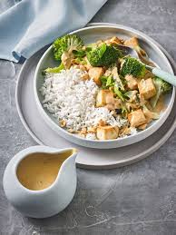 Brokkoli Tofu Pfanne Mit Erdnusssosse Von Lmo Chefkoch Rezept Erdnusssosse Rezept Erdnusssosse Rezepte Mit Brokkoli