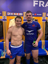 Dupont featured for castres 11 times in the 2014/15 campaign, with the highlight coming in january 2015, he scored his first try in castres. Antoine Dupont On Twitter Happy End On Se Revoit Vite Francerugby Nefaisonsxv Mfc