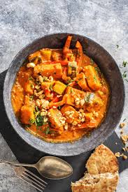 Rezept Fur Indisches Susskartoffel Curry Mit Zucchini Tikka Masala Paste Und Naan Brot Indisch Vegetarisch Susskartoffel Curry Tikka Masala Curry Rezepte