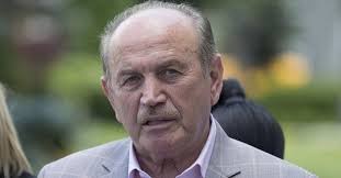 Kadir topbaş 1945 yılında artvin'in yusufeli ilçesine bağlı altıparmak köyünde doğdu. Kmjtvpn1mw32zm