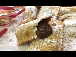 Prima di tutto riempite i barattoli lasciando circa 3 cm di spazio dall'orlo e sigillate ermeticamente: Chiacchiere Ripiene Alla Nutella Facilissime Golose Croccanti Leggere E Asciutte Youtube