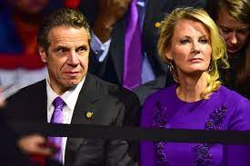 Andrew cuomo—settled multiple building code violations at her westchester county home with the help of a state official. Andrew Cuomo And Sandra Lee Living Apart Amid Breakup Rumors