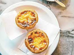 Pasteis De Nata Mit Diesem Rezept Backst Du Dich Nach Portugal Wunderweib Lebensmittel Essen Kochen Und Backen Kuchen Und Torten