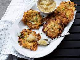 Potato Latkes With Applesauce Recipe Kitchen Stories Veggie Dishes Apple Sauce Recipes Recipes