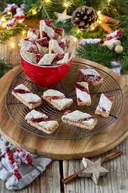 Linzer Streifen Weihnachtskekse Sweets Lifestyle Rezept Weihnachtskekse Platzchen Backen Weihnachten Weihnachtskekse Rezepte