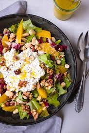 Dieser Wintersalat Mit Orangen Nussen Und Huttenkase Ist Schon Seit Vielen Jahren Unser Absoluter L In 2020 Winter Salad Healthy Salad Recipes Vegetable Juice Recipes