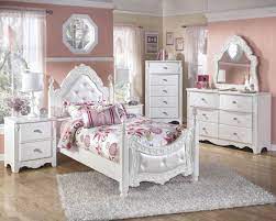 Ashley Furniture Exquisite White 2pc Bedroom Set With Twin Poster Bed Girls Bedroom Sets Twin Bedroom Sets Kids Bedroom Sets