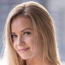 Her birthday, what she did before fame, her family life, fun trivia facts instagram model and influencer who is known for creating fitness content on her vlada_polefitdubai. Vlada Zhizhchenko Bio Family Trivia Famous Birthdays